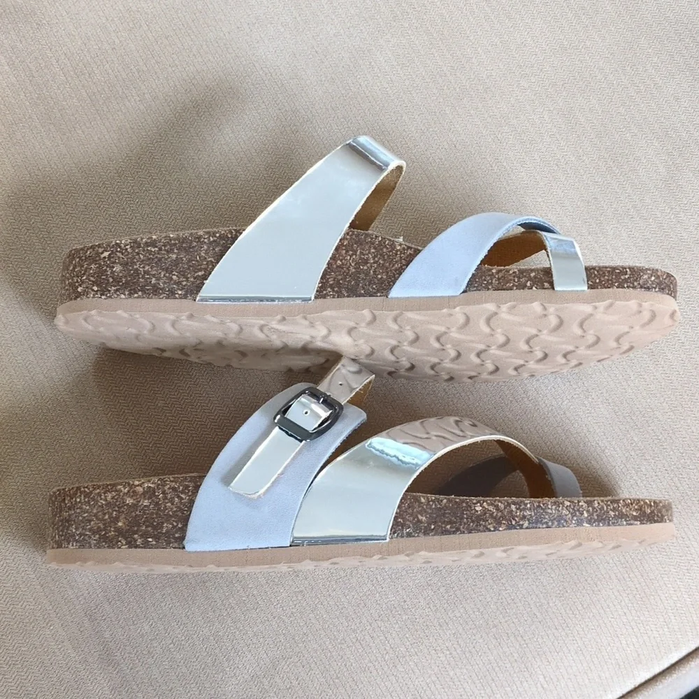 NWOT Bos. & Co. Parr Slip on Sandal in Pearl Nubuck and Silver Mirror Size 41/10